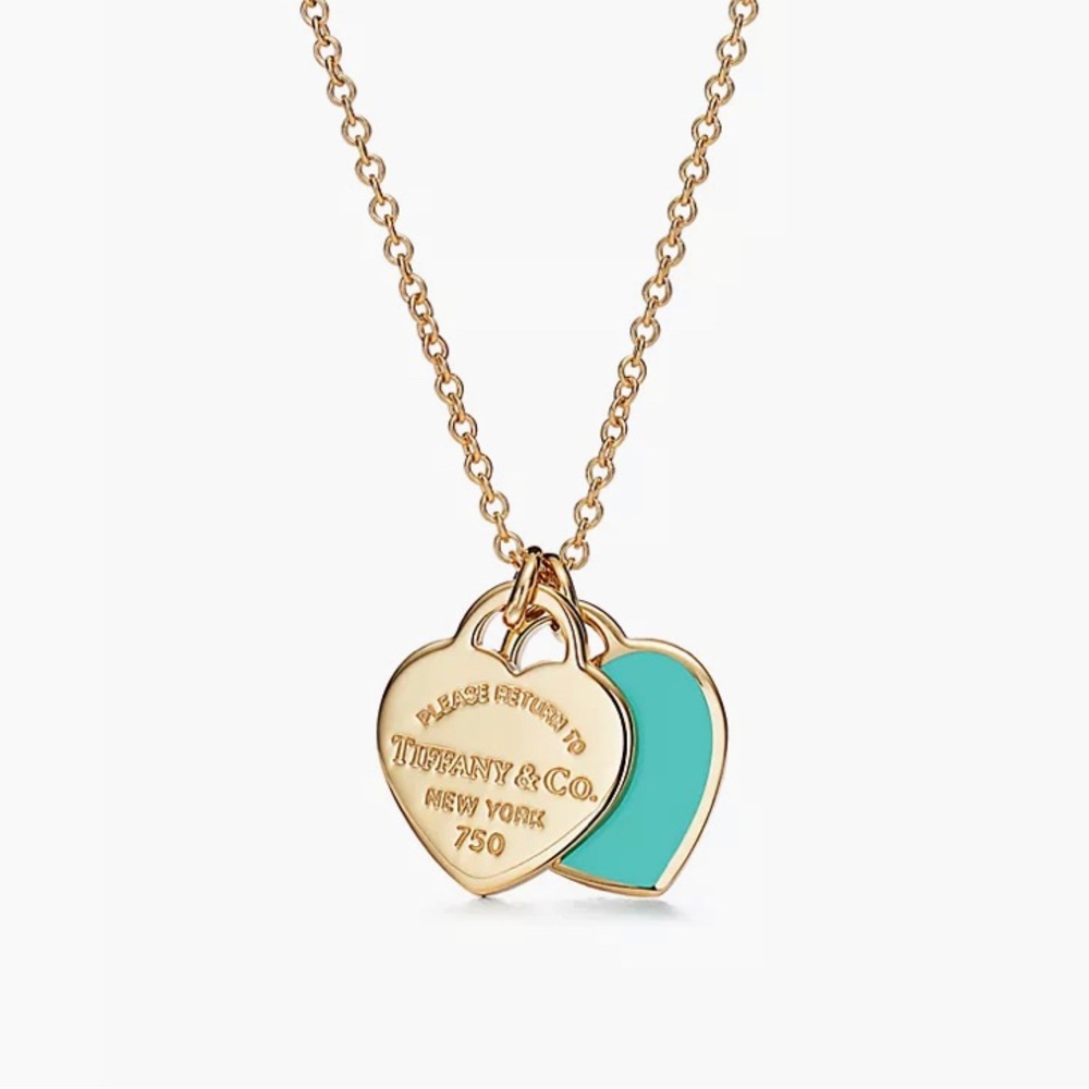 The Return to Tiffany collection is a classic style